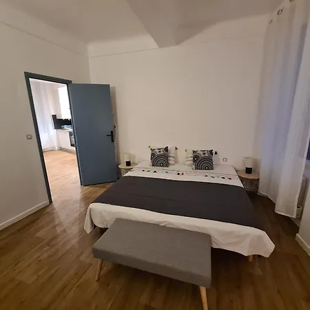 Appartement Logement 2 Centre - 2 Bedroom Apartement Center Plage Et Mer